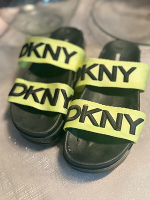 DKNY Slides Size 39 Like New Neon Details