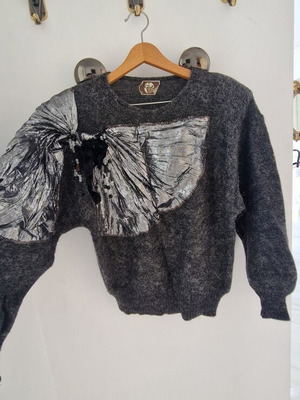 Knit Sweater with Shoulder Pads and Silver Details like new, oversized