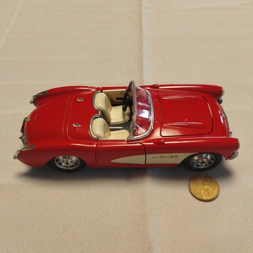 Chevrolet Corvette 1957 metal model 1/24 Burago