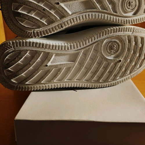 Women's athletic shoes - New black and white sneakers