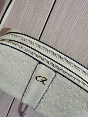 Axel bag butter yellow with two compartments