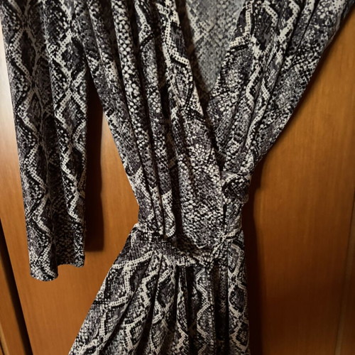 Long tied dress