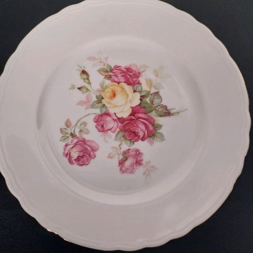 Schumann Bavaria 1945 dinner plate set, 12 pieces with gold trim