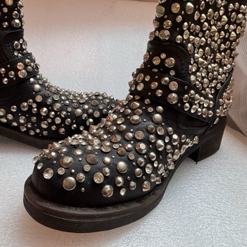 Black boots with studs size 39 used with minor wear