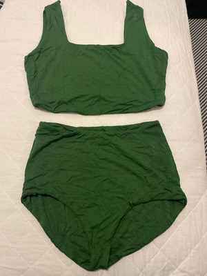 Veronika Guardi shorts and bustier set size Medium like new, green