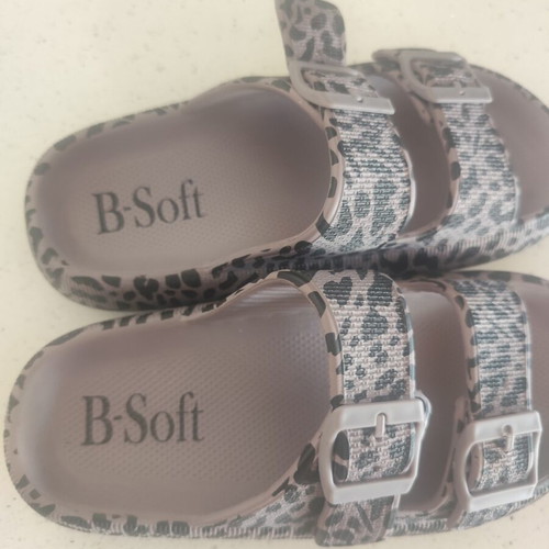 B-Soft flip flops like new, size 36, multicolor