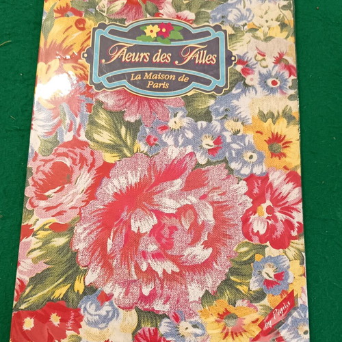 Stationery set new with 10 sheets and 10 envelopes