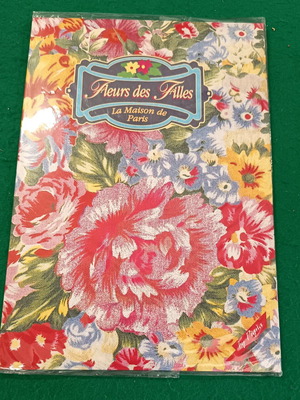 Stationery set new with 10 sheets and 10 envelopes