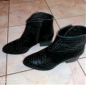 Γυναικεία Ankle boots με τρουκς Νο38