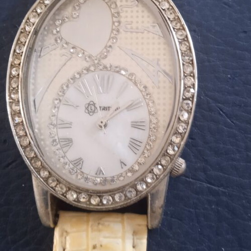 Triton women's oval wristwatch with zirconia, like new