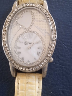 Triton women's oval wristwatch with zirconia, like new