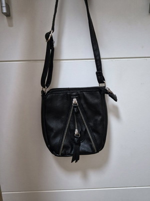 Small women's bag used, natural leather, black