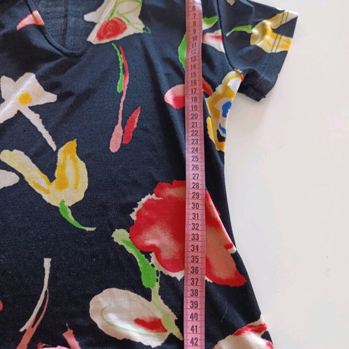 Printed blouse short sleeve Medium elastic, like new condition