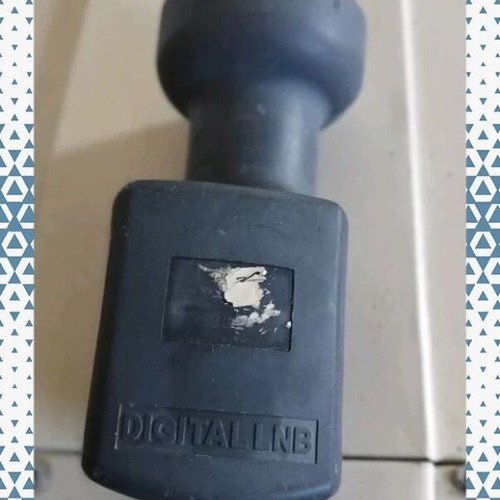 LNB used with two mounts and two DISEqC switches