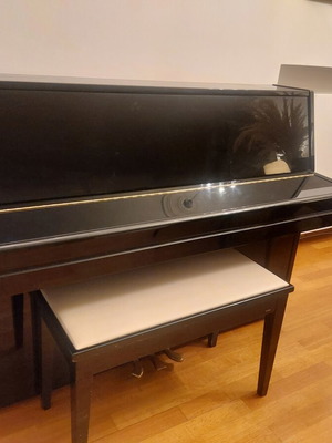 Πιάνο Yamaha MJ5 σαν καινούργιο με σκαμπό