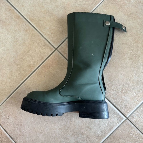 Bershka green boots like new, waterproof, size 36