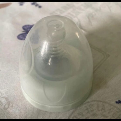 Kikka Boo electronic breast pump used with storage bottles