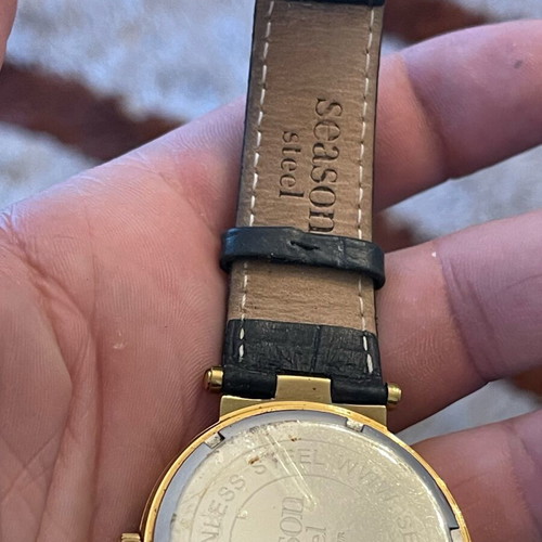 Women's watch with leather strap like new