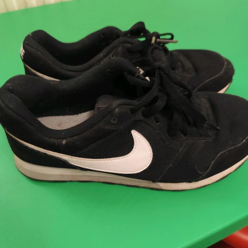 Nike athletic shoes size 38 used, black