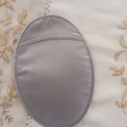 Case for small women's shaver