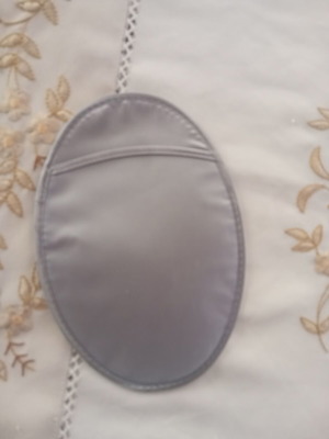 Case for small women's shaver