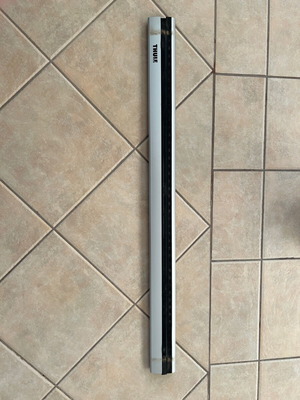 Thule Wingbar Edge 104cm car roof bar with Audi Q2 kit