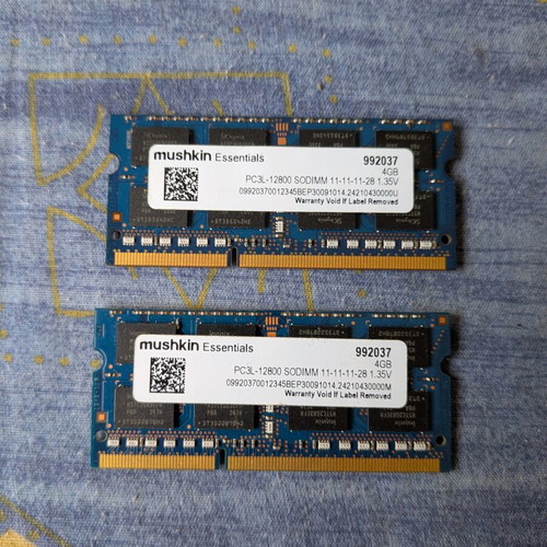 Laptop memory cards 4+4 GB like new