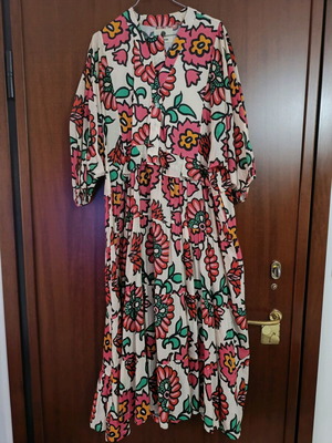 Karavan dress multicolored like new, one size with 3/4 sleeves and belt