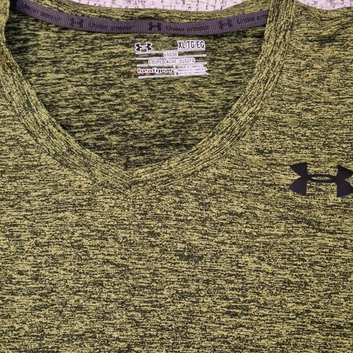 Under Armour Heat Gear workout shirt like new, size XL, green