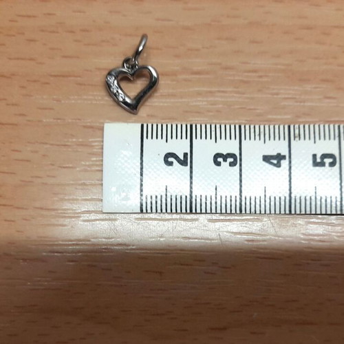 Heart pendants with rhinestones for jewelry, like new, pack of 4