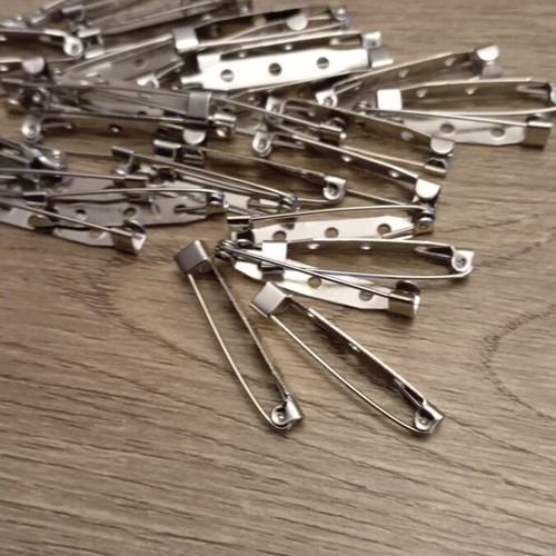 Safety pins with holes 35mm, pack of 20, new