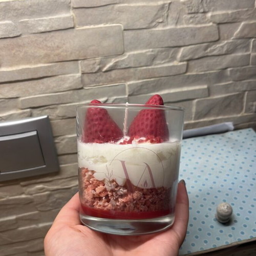 Strawberry Soufflé Candle 100% Soy Wax in Gift Packaging