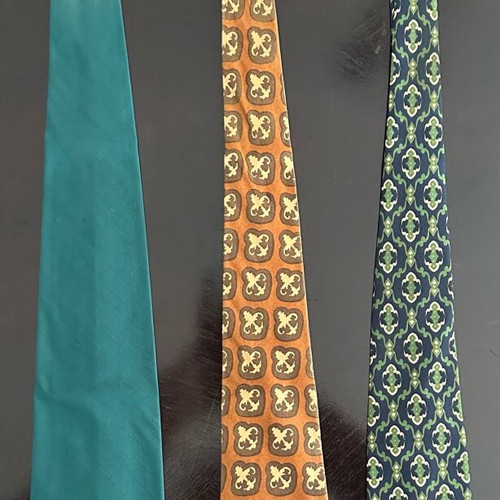 Set of 3 Men's Ties Like New, Classic & Elegant