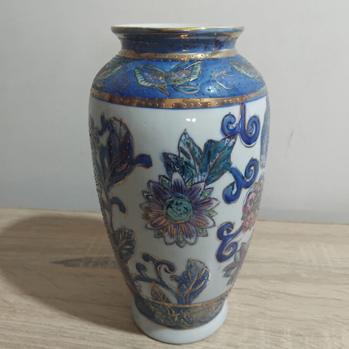 Decorative vase type Delf used