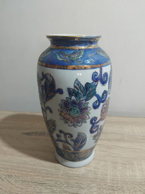 Decorative vase type Delf used