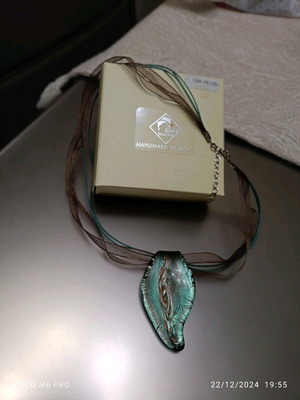 Italian necklace like new, multicolored