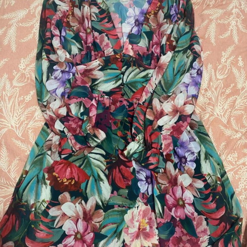 Floral dress like new, unworn, multicolored