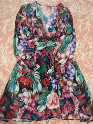 Floral dress like new, unworn, multicolored