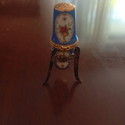 Porcelain thimble-shaped jewelry box used, vintage with bronze base