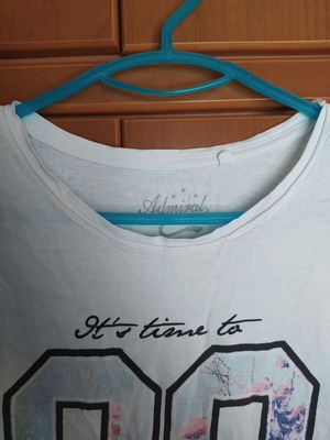 T- shirt