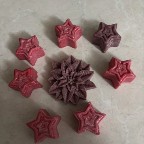 Wax melts fuchsia star shapes with glitter, pack of 6 and burner new