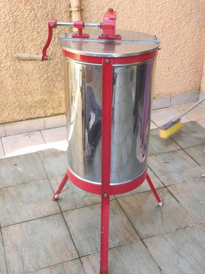 Honey Extractor 3-Frame Hand Used