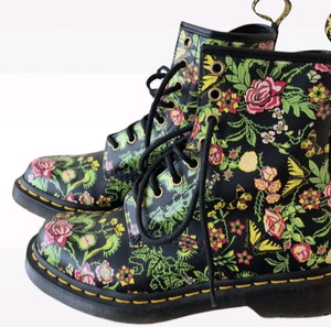 Dr. Martens αρβυλάκια με λουλούδια