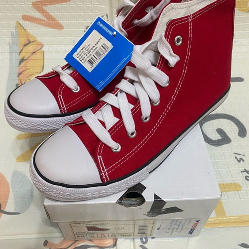 Firefly Sneakers New With Tag, Size 40, Red