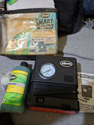 Κιτ επισκευής ελαστικών Slime Smart Repair σαν καινούργιο με κομπρεσέρ 12V και υγρό