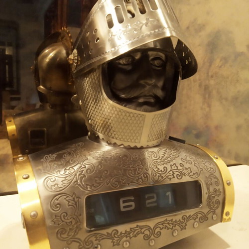 Antique Metal Table Clock Knight like new