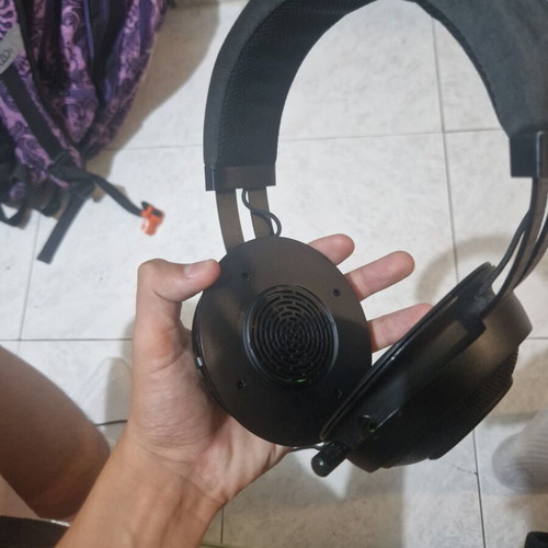 Razer Kraken headphones used, for spare parts, both speakers work