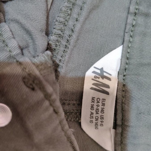 H&M shorts 9 years like new, multicolor with adjustable waist