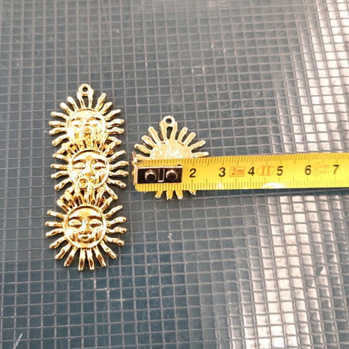 Sun hanging charm like new