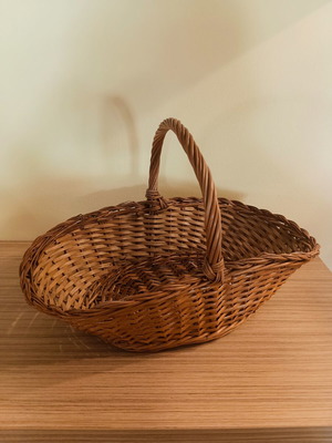 Wicker basket with handle new